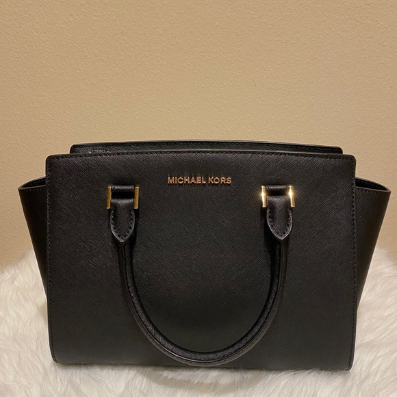 Michael Kors Purse - Picture 2 of 3